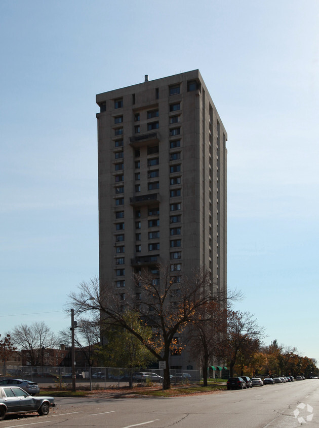 Primary Photo - Ebenezer Tower Apartments