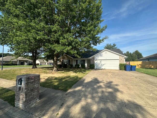 Building Photo - Spacious 3-Bedroom Home in the Heart of Ca...