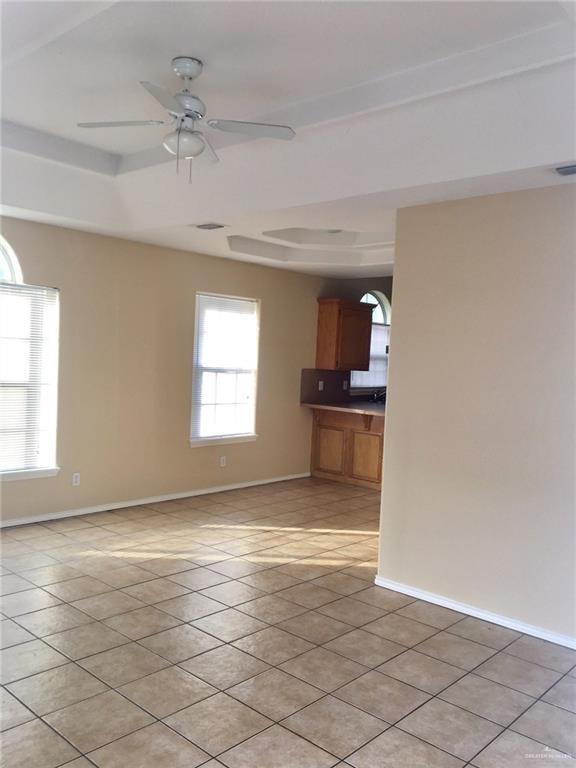 Foto del edificio - 812 N Cross Ln