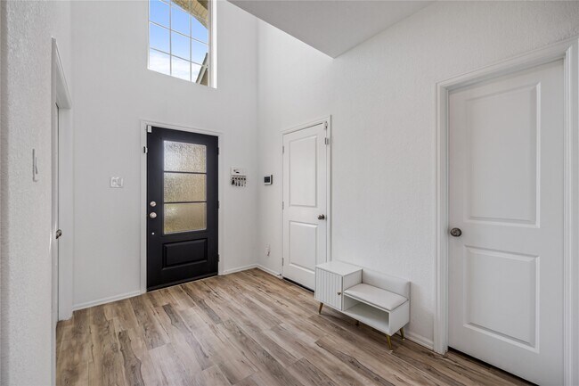 Foto del edificio - 7531 Greenbriar Cayon Ln