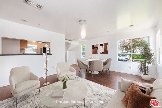 Foto del edificio - 627 N Niagara St