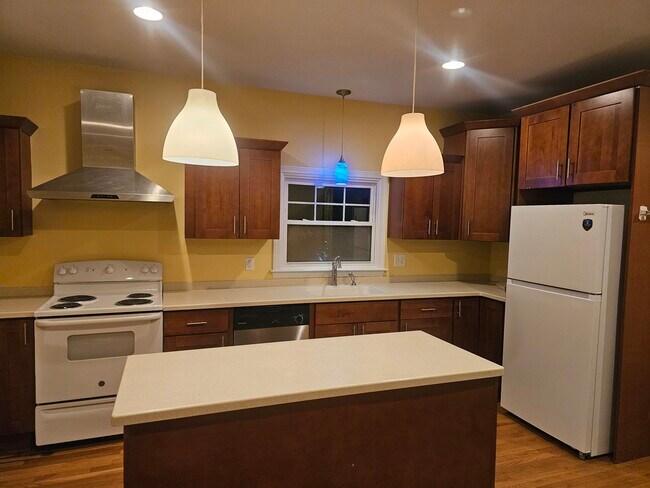 Kitchen - 10 Steep Bank Rd