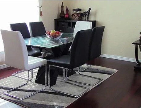 Foto del edificio - 8830 Shoal Creek Ln