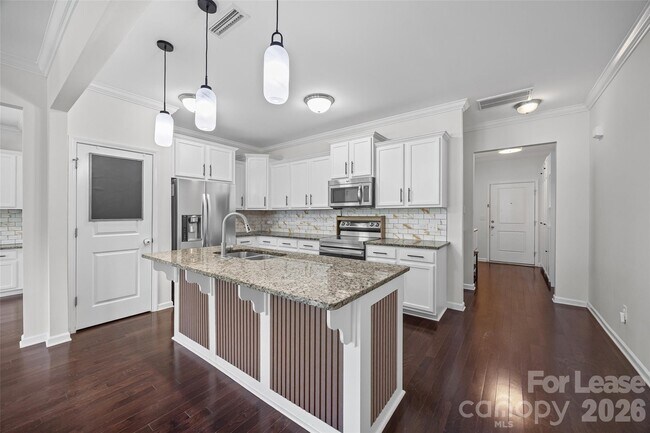 Building Photo - 872 Summerlake Dr