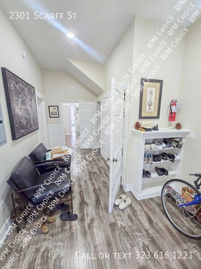 Building Photo - 2301 Scarff St