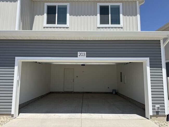 Foto del edificio - 203 E Arcade Dr