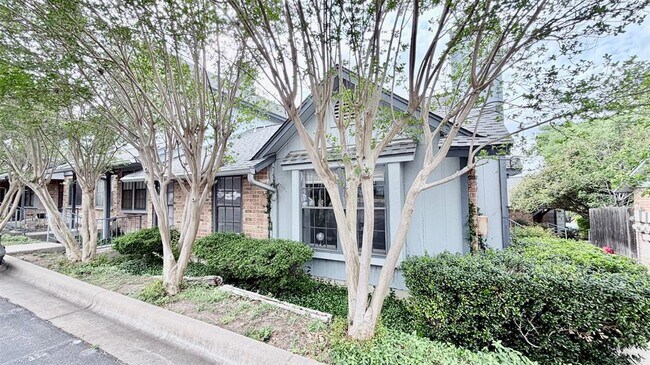 Foto del edificio - 1411 Gracy Farms Ln