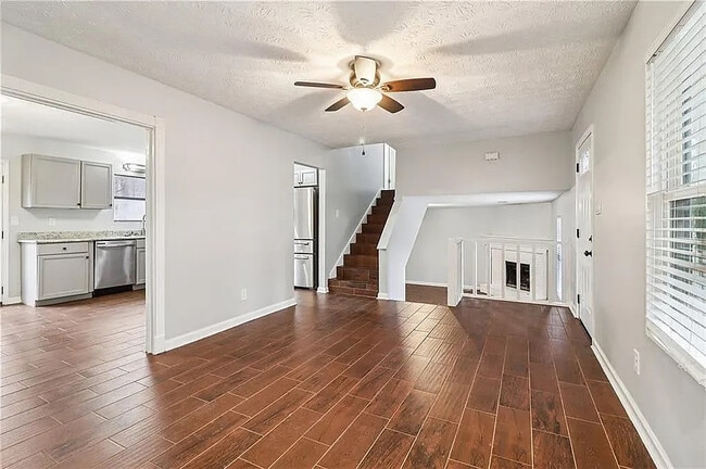 Foto del edificio - Room in House on Alicia Ct