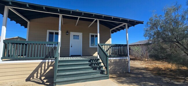Building Photo - Cozy 2 bed 1 bath in Trona - Housing Choice Voucher Welcome
