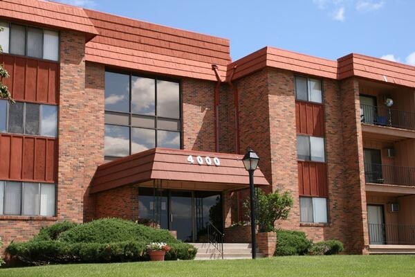 Building Photo - Parklawn Manor