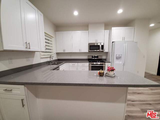 Foto del edificio - 1155 S Point View St