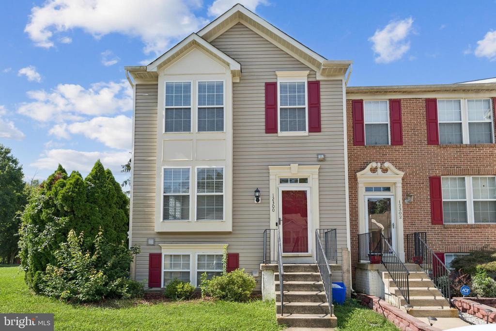 Primary Photo - 12300 Sweetbriar Pl
