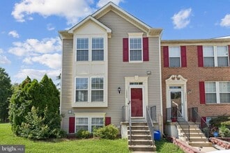 Building Photo - 12300 Sweetbriar Pl