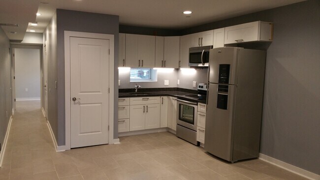 Foto del edificio - 603 E Girard Ave