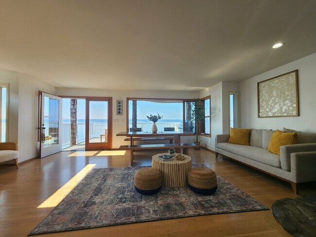 Foto del edificio - 19118 Soundview Dr NW