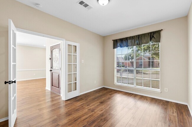 Foto del edificio - 2028 Austin Dr