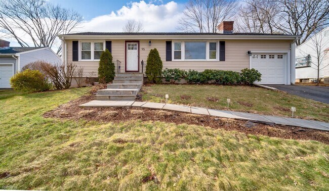 Building Photo - 3 br, 2 bath House - 95 Knollwood Rd