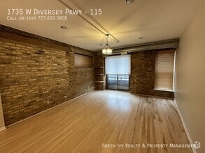 Building Photo - 1735 W Diversey Pkwy