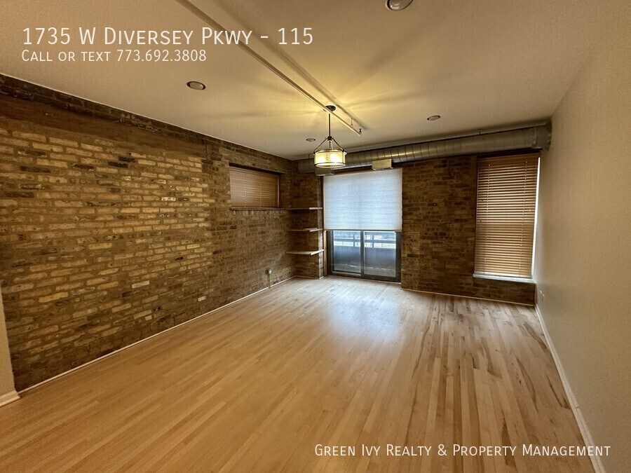 Primary Photo - 1735 W Diversey Pkwy