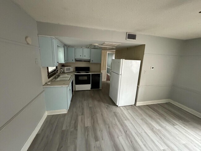 Foto del edificio - 2503 E 4th St