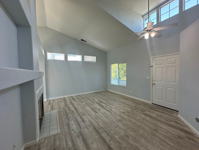 Building Photo - 9428 Plainoak Way