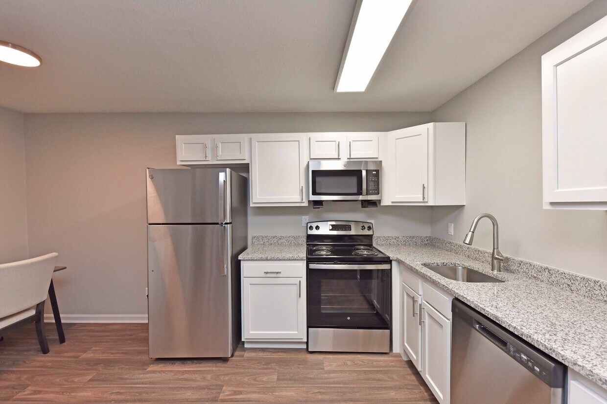 Ashbury Ridge Apartments 2025 Brownsboro Rd Louisville, KY