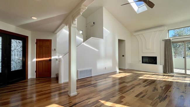 Foto del edificio - Modern, Updated 3-Bedroom Home in Stoneridge with Air Conditioning