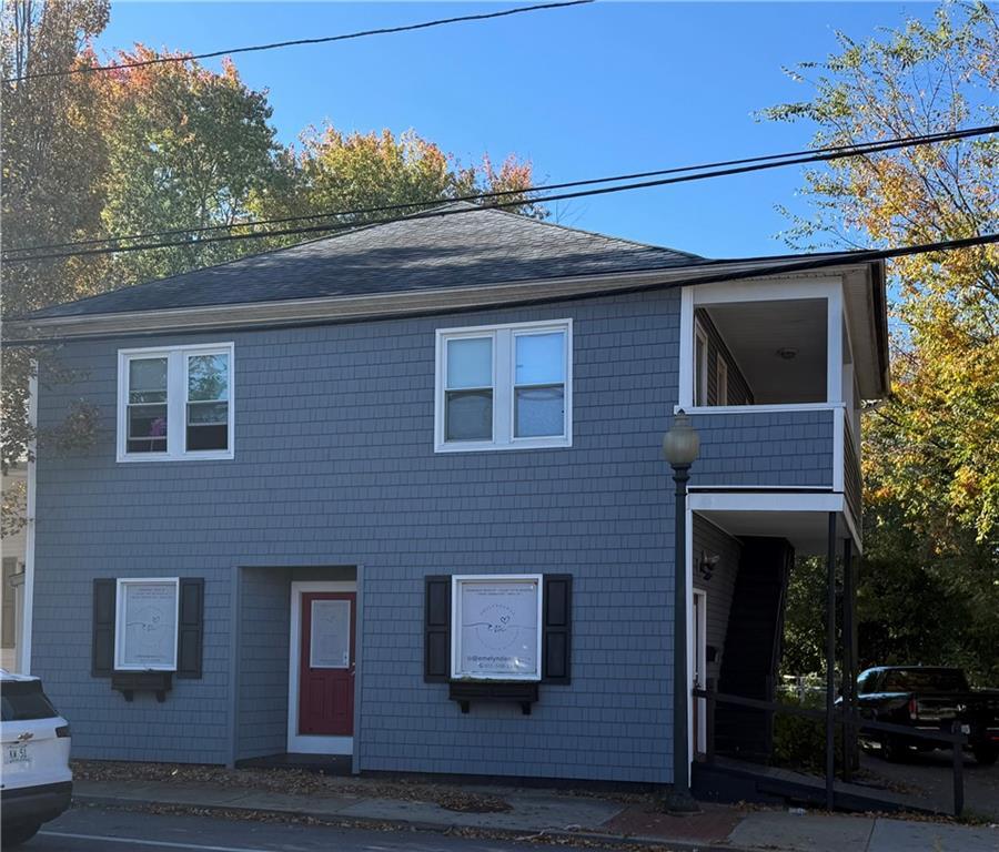 Primary Photo - 692 East Ave