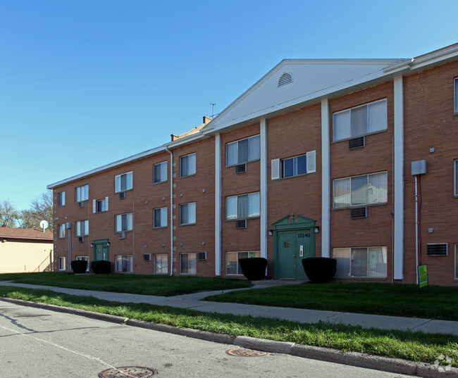 Foto del edificio - Burgess Manor Apartments