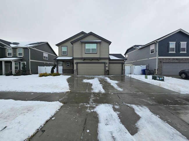 Building Photo - Stunning Home in Cheney