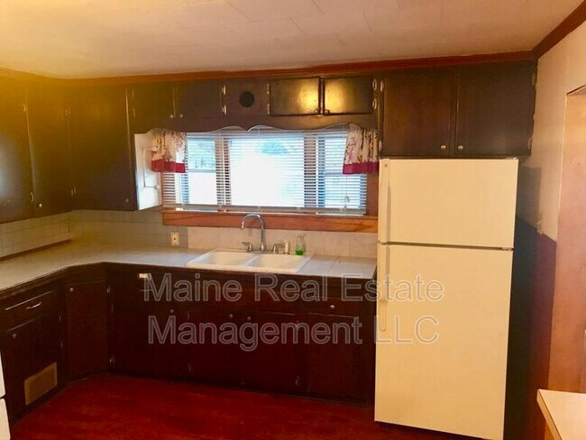 Building Photo - 800 Stillwater Ave