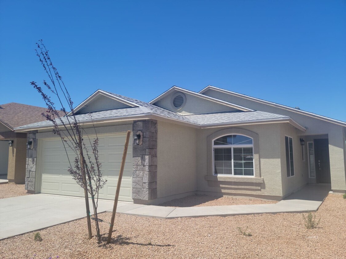 Primary Photo - 1358 Roper Ln