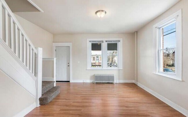 Foto del edificio - Stunning 3-Bedroom Townhome in East Gemant...
