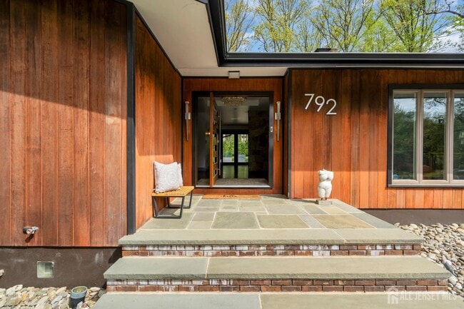 Building Photo - 792 Partridge Dr