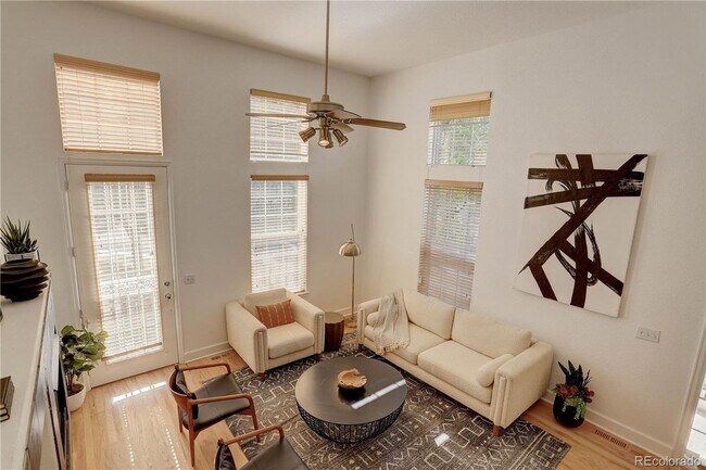 Foto del edificio - Incredible Townhome in the Hampden Town Ce...