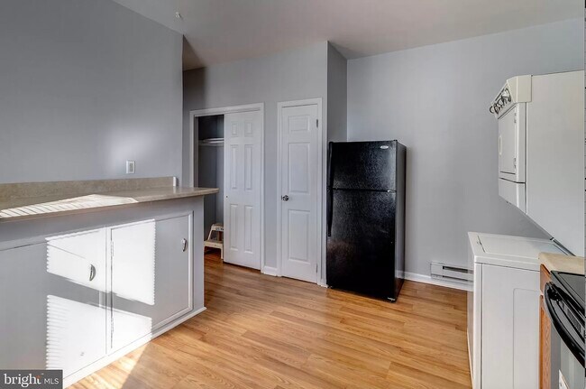 Foto del edificio - 6729 Youngstown Ave