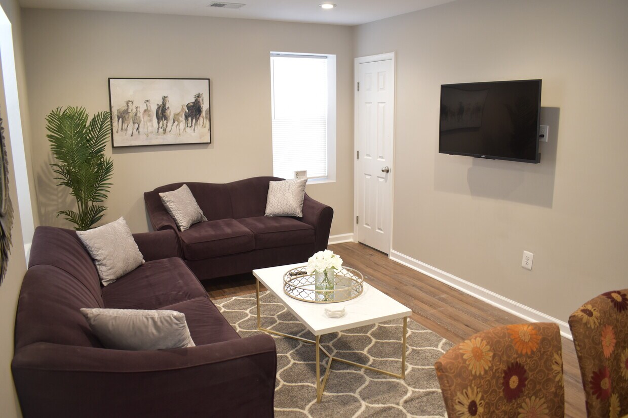Foto principal - 8001 Garland Ave