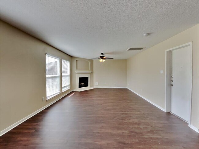 Foto del edificio - 201 Mammoth Springs Ln