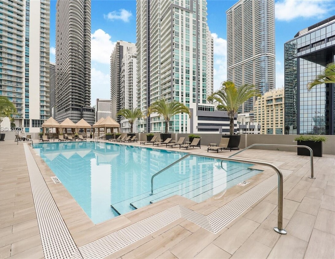 Building Photo - 1250 S Miami Ave