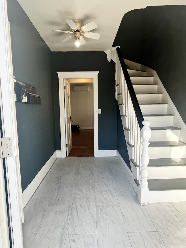 Elegant front entry - 29 Poplar St