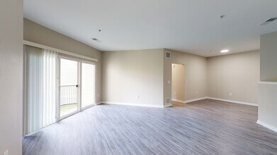 Interior Photo - 20 Lambourne