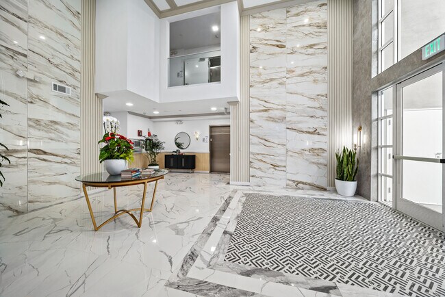 Foto del edificio - 6107 Carlos Ave