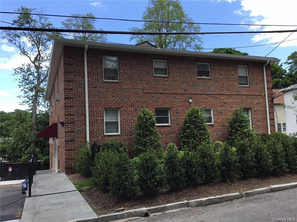 Primary Photo - 111 Kensington Rd