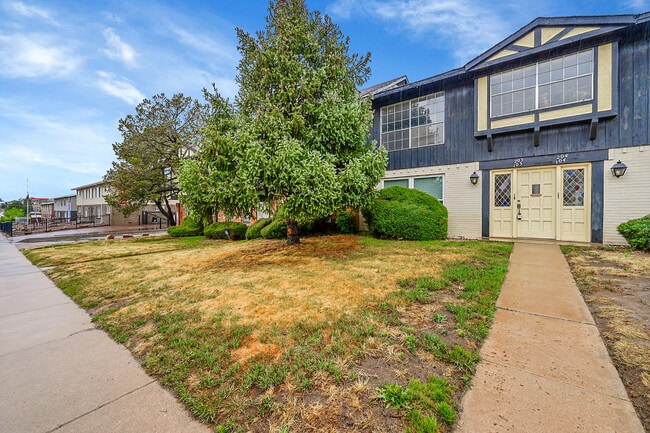 Photo - 2902 Airport Rd Townhome