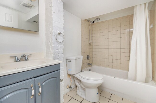 Foto del edificio - 3580 13th St NW