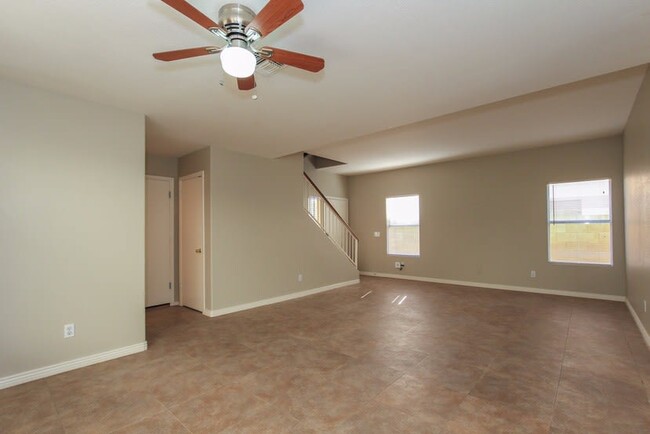 Building Photo - 7630 W Cinnabar Ave