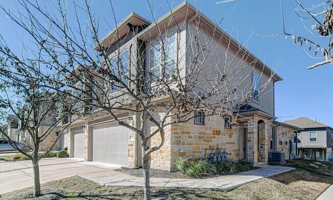 Foto del edificio - 414 Epiphany Ln