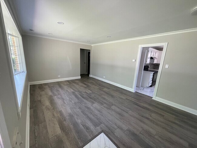 Building Photo - 343 Merrimac St