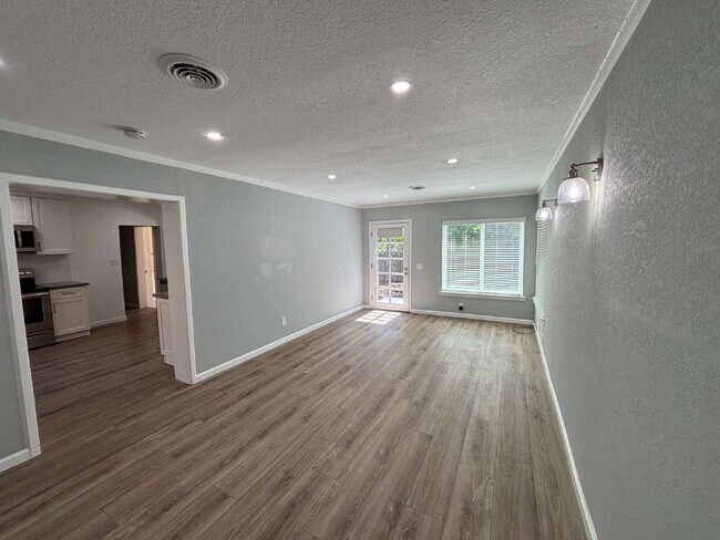 Building Photo - 1966 Ayers Rd