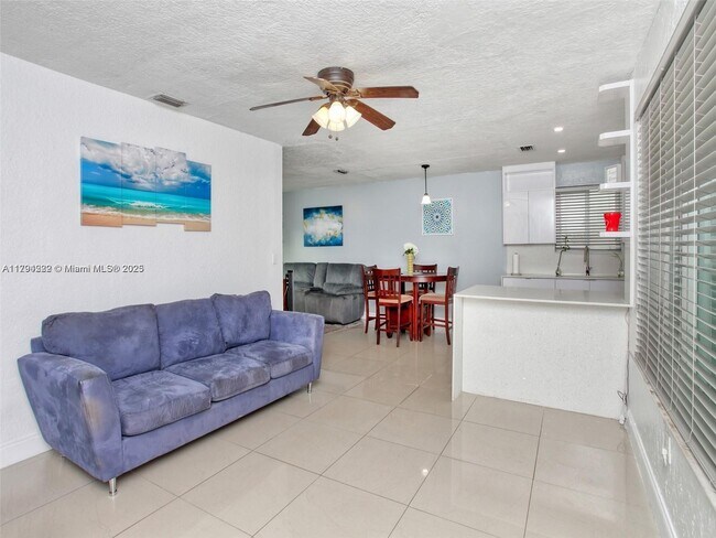 Foto del edificio - 7160 Liberty St